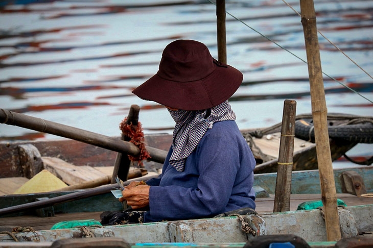 Chòng chành đời chèo đò nơi cảng cá