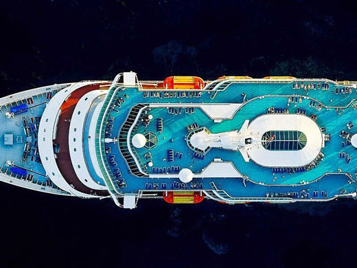 Sức chứa khổng lồ của du thuyền hiện đại nhìn từ trên không
