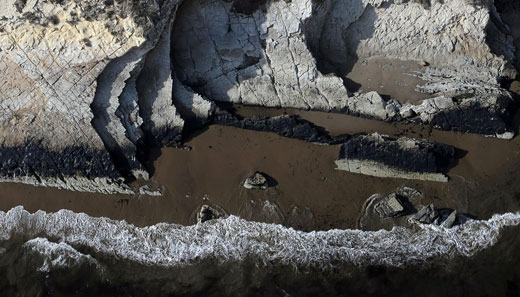 Cập nhật hình ảnh vụ tràn dầu lịch sử ở California