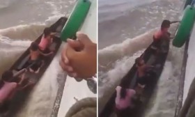 [VIDEO] Bất chấp nguy hiểm, 3 bé gái chèo xuồng "vượt sóng" để bán hàng