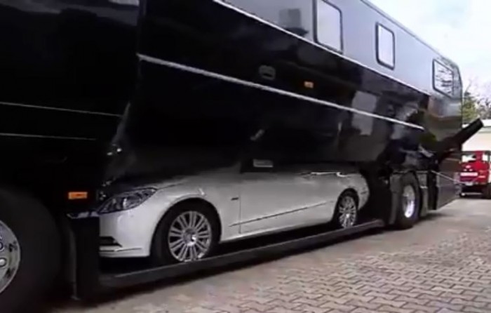 [VIDEO] Choáng ngợp với nhà di động siêu sang của Mercedes-benz