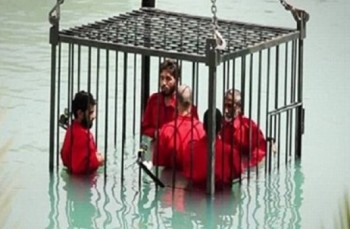 IS xử tử dã man 25 người bằng cách 'tắm' axít