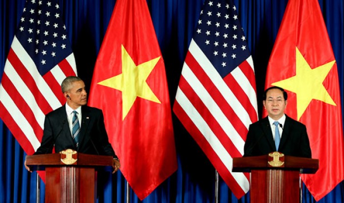 mot ngay ban ron va nhung phut thanh thoi cua tong thong obama o ha noi