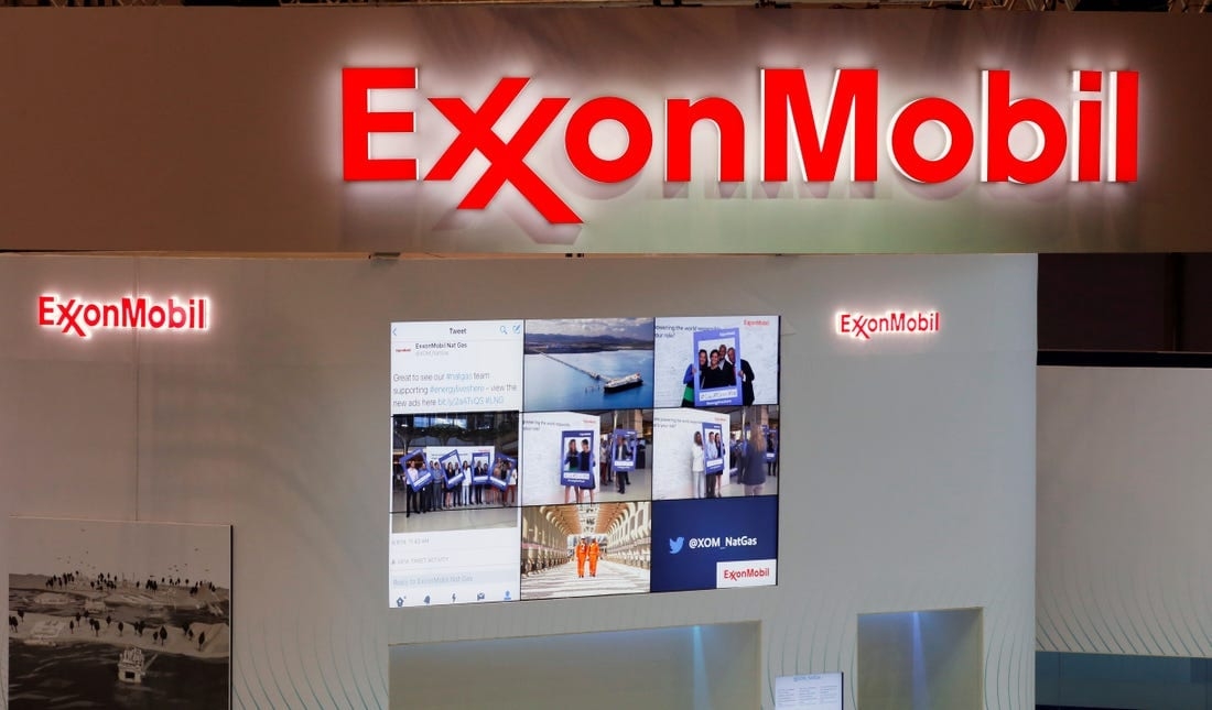 exxonmobil va chevron len ke hoach cat giam san luong dau da phien
