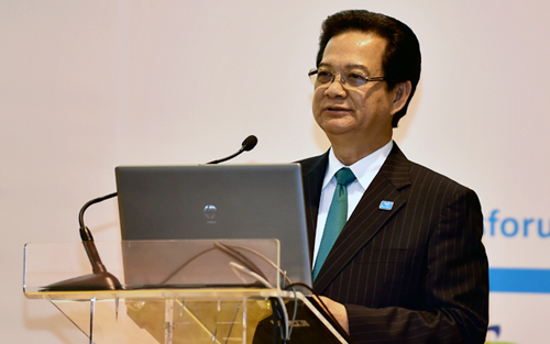 Thủ tướng Nguyễn Tấn Dũng phát biễn tại diễn đàn Kinh tế Biển Lisboa. Ảnh: Nhật Bắc.