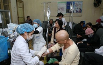 Việt Nam đang bào chế thuốc chữa ung thư?