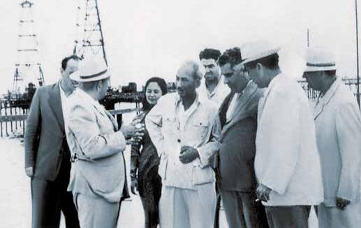 Kỳ III: Chủ tịch Hồ Chí Minh, dầu mỏ và Liên Xô