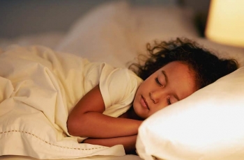 Trẻ đối mặt nguy cơ mắc bệnh béo phì do thiếu ngủ