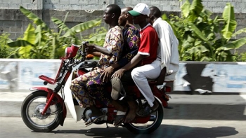 Xe ôm - nghề nguy hiểm nhưng hấp dẫn ở Nigeria