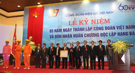Công đoàn Điện lực Việt Nam đón nhận Huân chương Độc lập hạng Ba