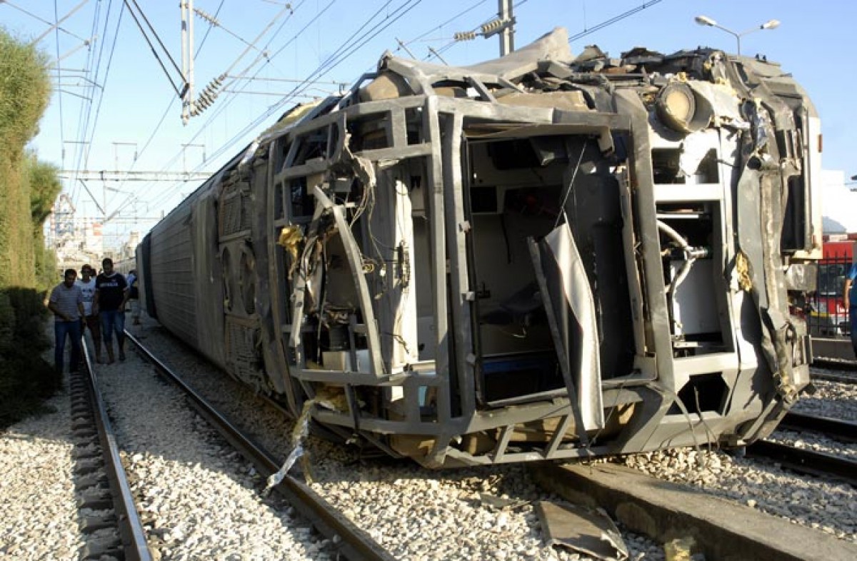 Bộ Nội vụ Tunisia cho biết, 49 người đã bị thương trong vụ va chạm giữa hai đoàn tàu tại ga Dubosville ở thủ đô Tunis ngày 14/7. Nguyên nhân vụ tai nạn đang được điều tra. Trong ảnh: Hiện trường vụ tai nạn tàu hỏa ở Tunis. AFP-TTXVN