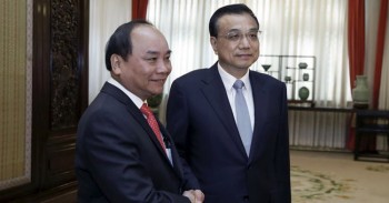 Thủ tướng Nguyễn Xuân Phúc bàn gì với Thủ tướng Trung Quốc Lý Khắc Cường về Biển Đông?