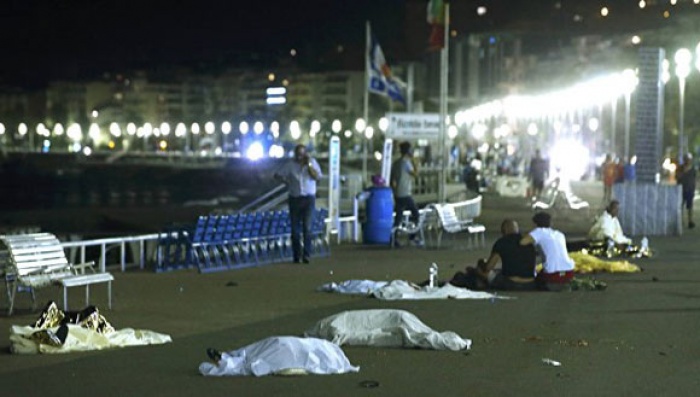 Pháp: Tấn công khủng bố ở Nice, hơn 80 người chết