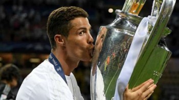 Drogba vote cho Ronaldo giành Quả Bóng vàng
