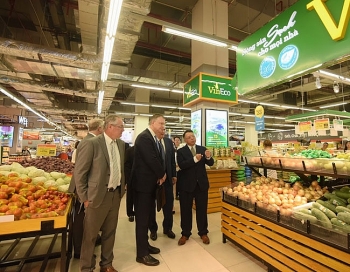 Đại sứ Hoa Kỳ hào hứng trải nghiệm siêu thị VinMart