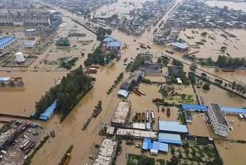 Người dân khốn khổ trong thảm cảnh mưa lũ ở Trung Quốc