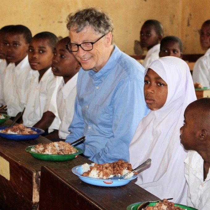 Bill Gates trong chuyến đi thiện nguyện đến Tanzania (Ảnh: Instagram).