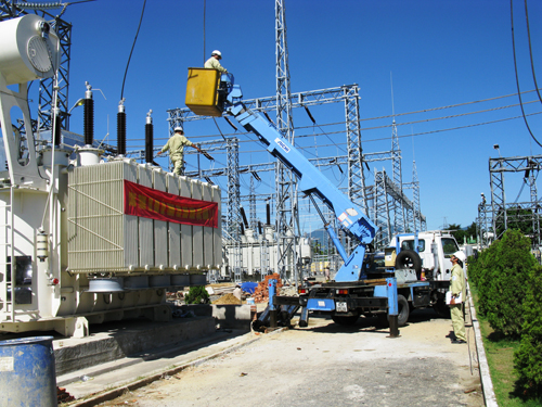Đội sửa chữa - Thí nghiệm Công ty truyền tải điện 2: Khẳng định mình trên những công trình điện