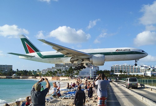 Sân bay quốc tế Princess Juliana ở đảo Sint Maarten