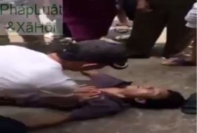 VIDEO: Người dân cứu sống 2 thanh niên "sốc thuốc" giữa đường phố