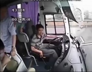 [VIDEO] Cận cảnh bên trong một vụ tai nạn ô tô kinh hoàng