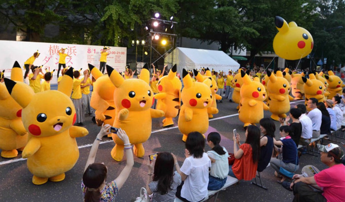 Hàng trăm người trong trang phục Pikachu, nhân vật nổi tiếng trong chuỗi phim hoạt hình Pokemon, đã tham gia cuộc diễu hành những điệu nhảy của Pikachu tại thành phố Yokohama, Nhật Bản. Cuộc diễu hành của những chú Pikachu này bắt đầu từ ngày 1/8 và sẽ ké