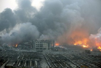 [VIDEO] Toàn cảnh vụ nổ tương đương 24 tấn thuốc nổ TNT tại thành phố cảng Thiên Tân, Trung Quốc