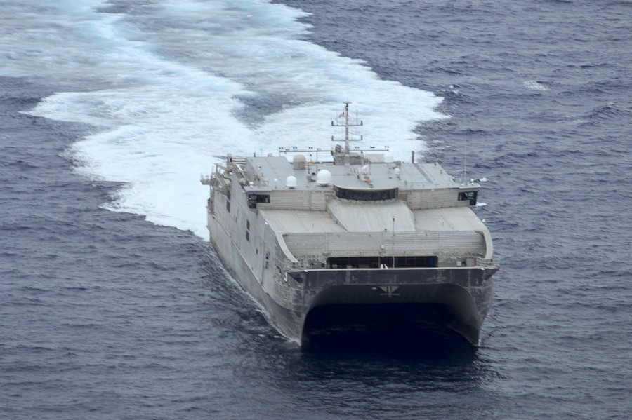 Tàu bệnh viện và tàu cao tốc của Hải quân Mỹ thăm Đà Nẵng