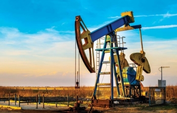 Giá dầu thế giới 5/12: Trượt nhẹ khi chứng khoán Mỹ giảm điểm