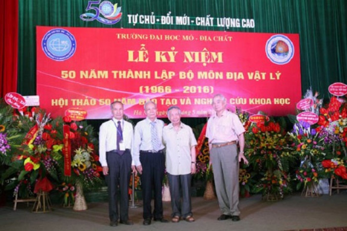 tan man ve nhung ngay da xa