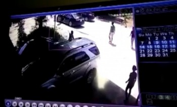 [VIDEO] Nhóm côn đồ nổ súng, đập phá đe dọa 1 gia đình