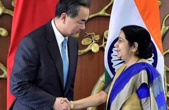 Ấn Độ ngửa bài với Trung Quốc