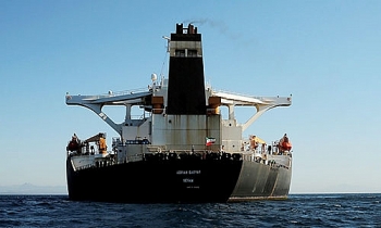 Mỹ trừng phạt siêu tàu dầu Iran