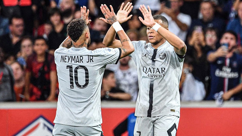 Neymar  và Mbappe chơi như “hack game”
