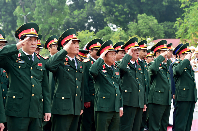 Lãnh đạo Đảng, Nhà nước viếng Chủ tịch Hồ Chí Minh và các anh hùng, liệt sĩ