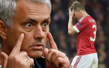 Mourinho điên tiết vì Schweinsteiger vẫn đóng đinh ở Man Utd