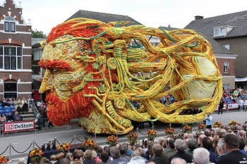 [Chùm ảnh] Những bức tượng hoa "khổng lồ" ở Zundert, Hà Lan
