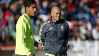 Raphael Varane 'phũ' với Mourinho để đền ơn Zidane