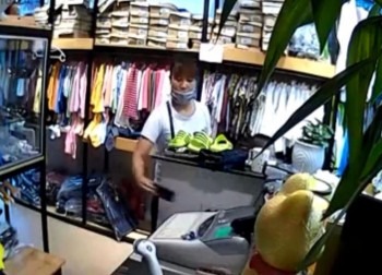 [VIDEO] Trộm điện thoại nhanh như chớp trong cửa hàng thời trang