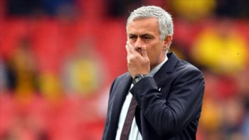TIẾT LỘ: Mourinho đang thua xa Van Gaal ở NHA năm ngoái