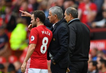 Mata phải thanh minh rất nhiều về mối quan hệ với Mourinho