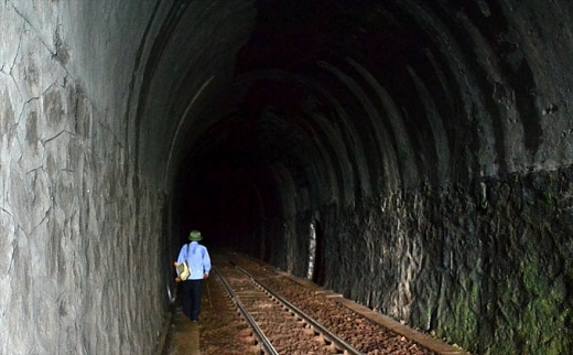 tren cung duong sat vuot deo hai van