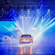Vinfast bàn giao 100 ô tô điện VF8 đầu tiên, chuẩn bị xuất khẩu ra quốc tế