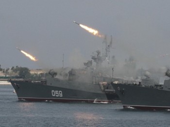Tàu chiến Nga có thể tấn công IS bất cứ lúc nào