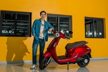 Giới trẻ Việt háo hức chờ nhận “xe máy điện quốc dân” VinFast Evo200
