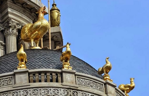 Chủ nhân “Lâu đài gà vàng”: Đồng tiền và văn hóa