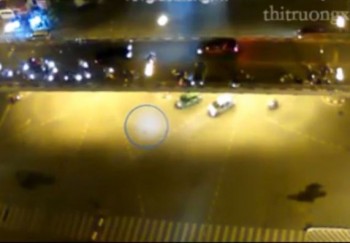 Video toàn cảnh vụ 'taxi điên' trên cầu vượt Thái Hà