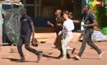 [VIDEO] Lực lượng đặc nhiệm bao vây khách sạn Radisson