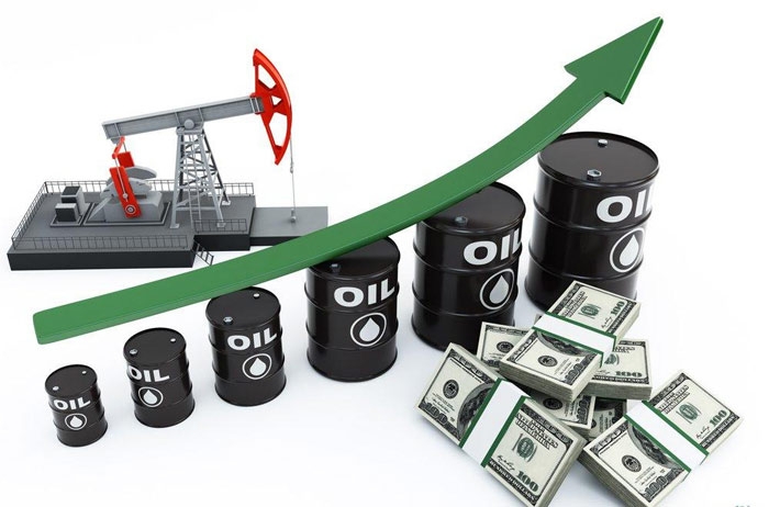 Giá xăng dầu hôm nay 11/10 đồng loạt tăng mạnh gần 2 USD/thùng