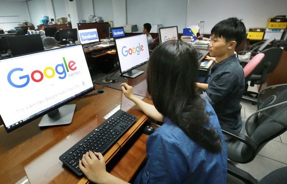 Buộc Facebook, Google đặt văn phòng đại diện tại Việt Nam: "Không trái với WTO"